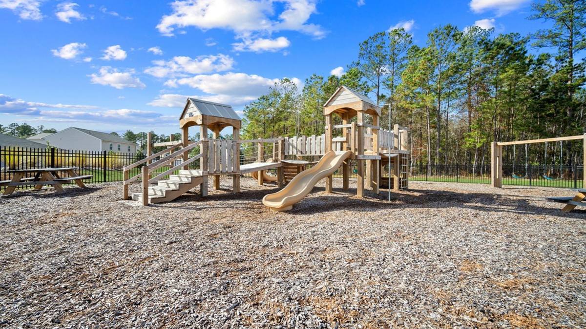 House for rent at 124 Skylark Rd, Bloomingdale, GA 31302