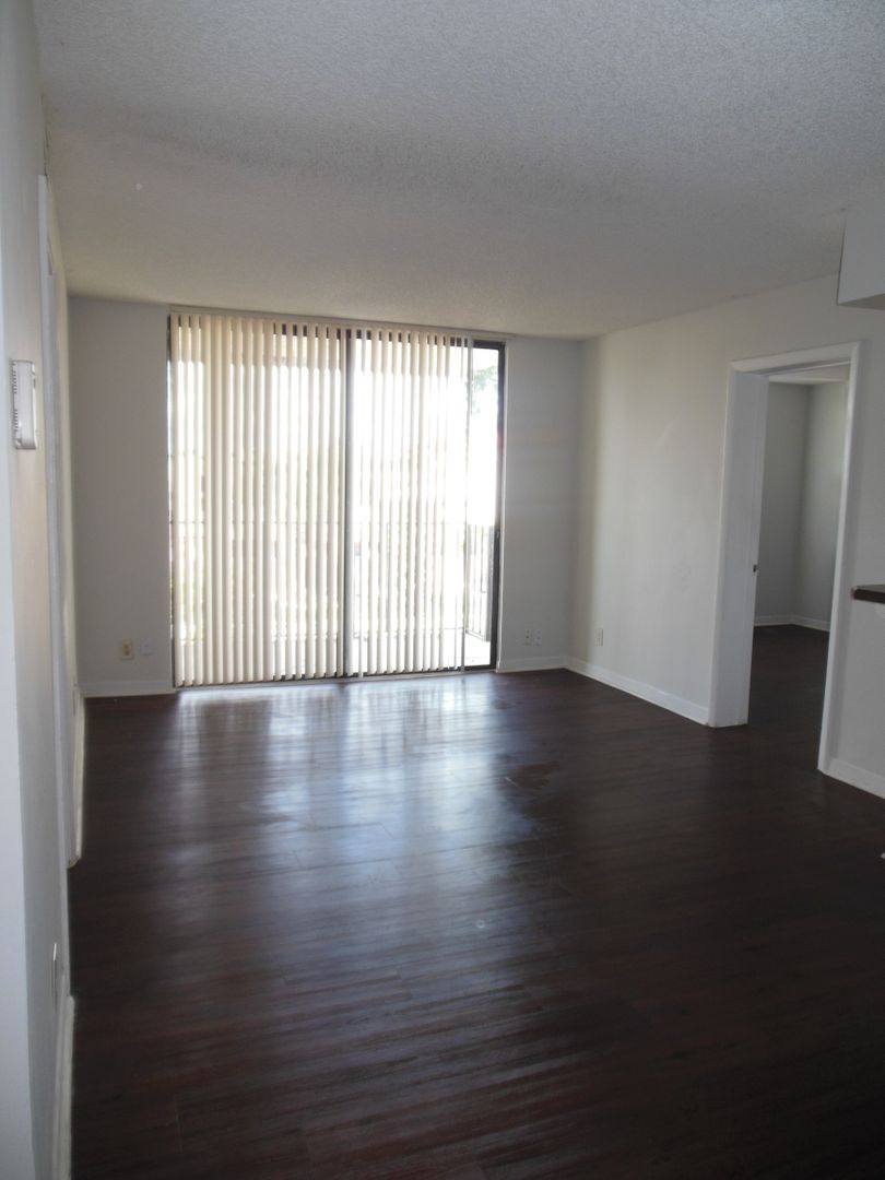 Apartment for rent at 706 Executive Center Dr, West Palm Beach, FL 33401