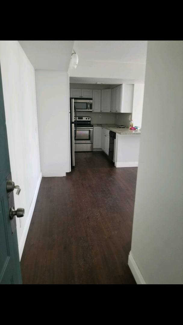 Apartment for rent at 706 Executive Center Dr, West Palm Beach, FL 33401