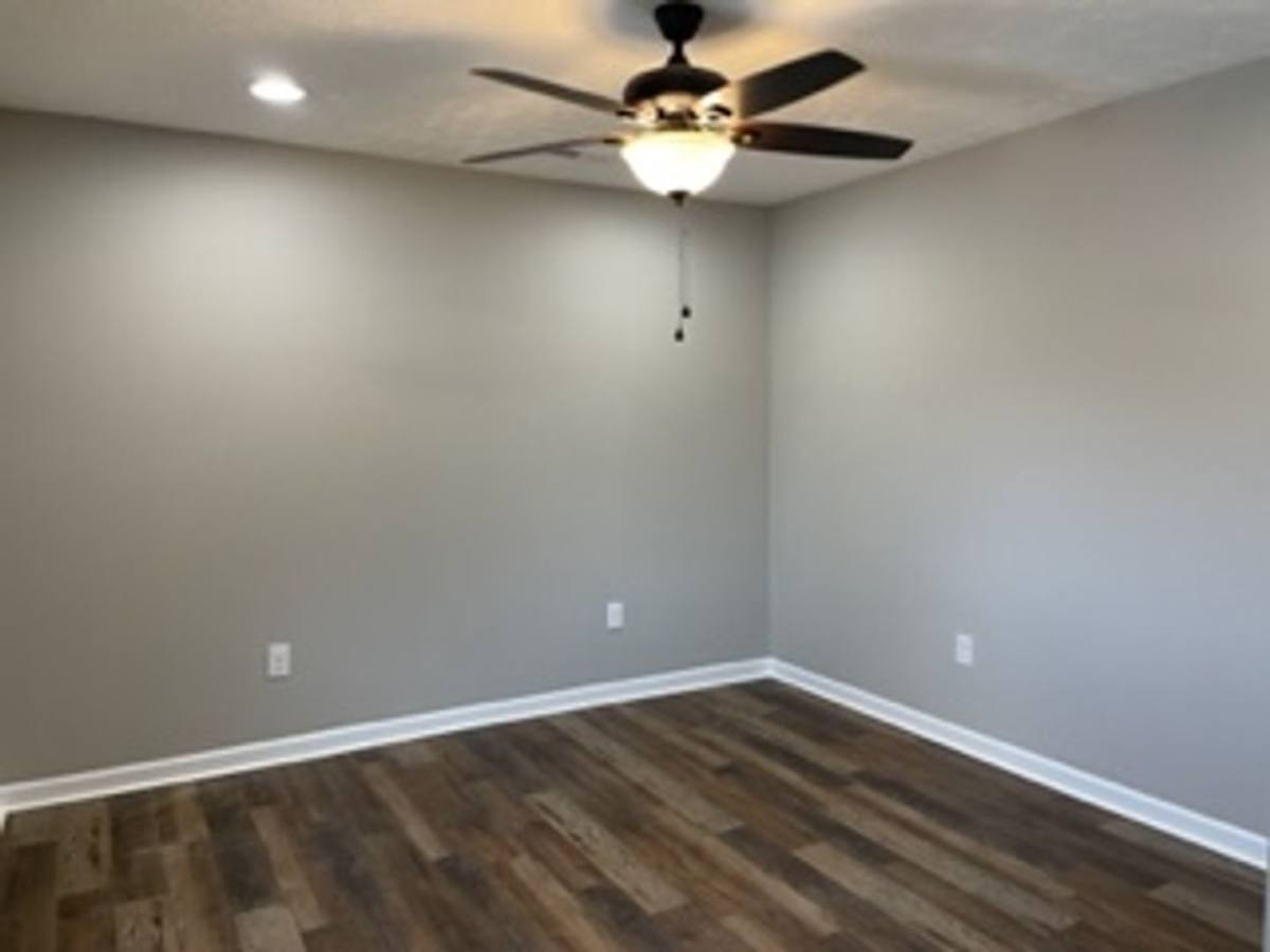 Townhouse for rent at 121 6th Ave NE, Winchester, TN 37398