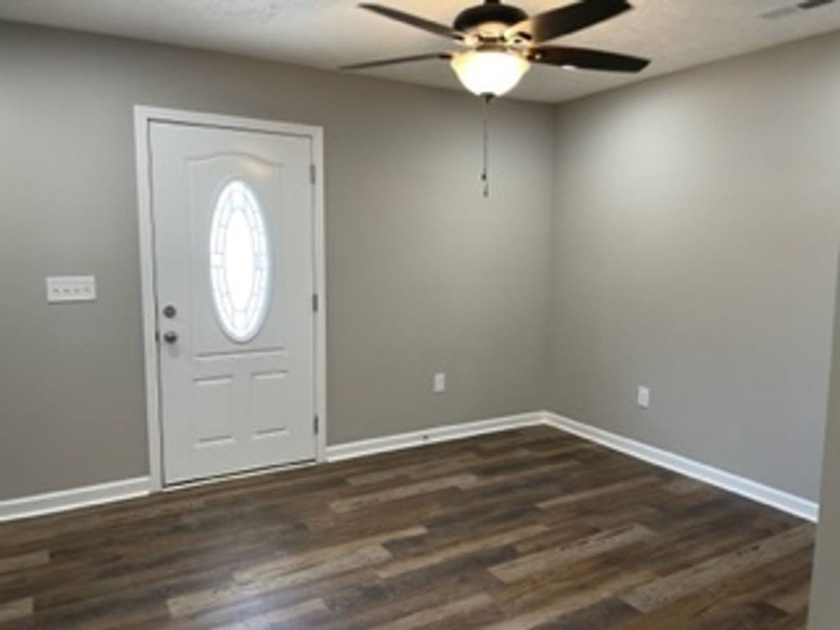 Townhouse for rent at 121 6th Ave NE, Winchester, TN 37398