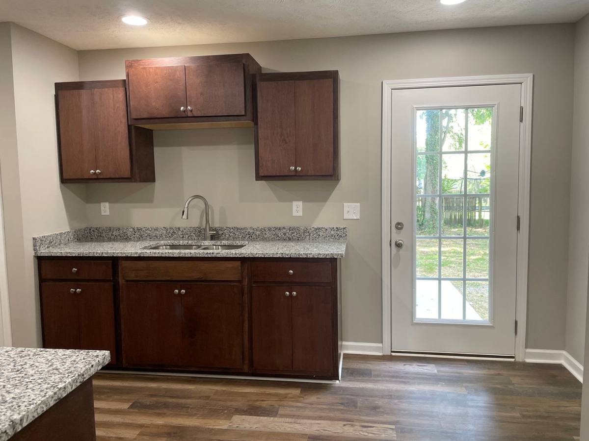 Townhouse for rent at 121 6th Ave NE, Winchester, TN 37398