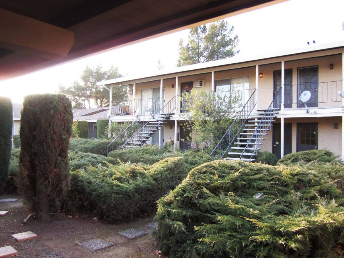 Apartment for rent at 15265 La Alameda Dr, Morgan Hill, CA 95037
