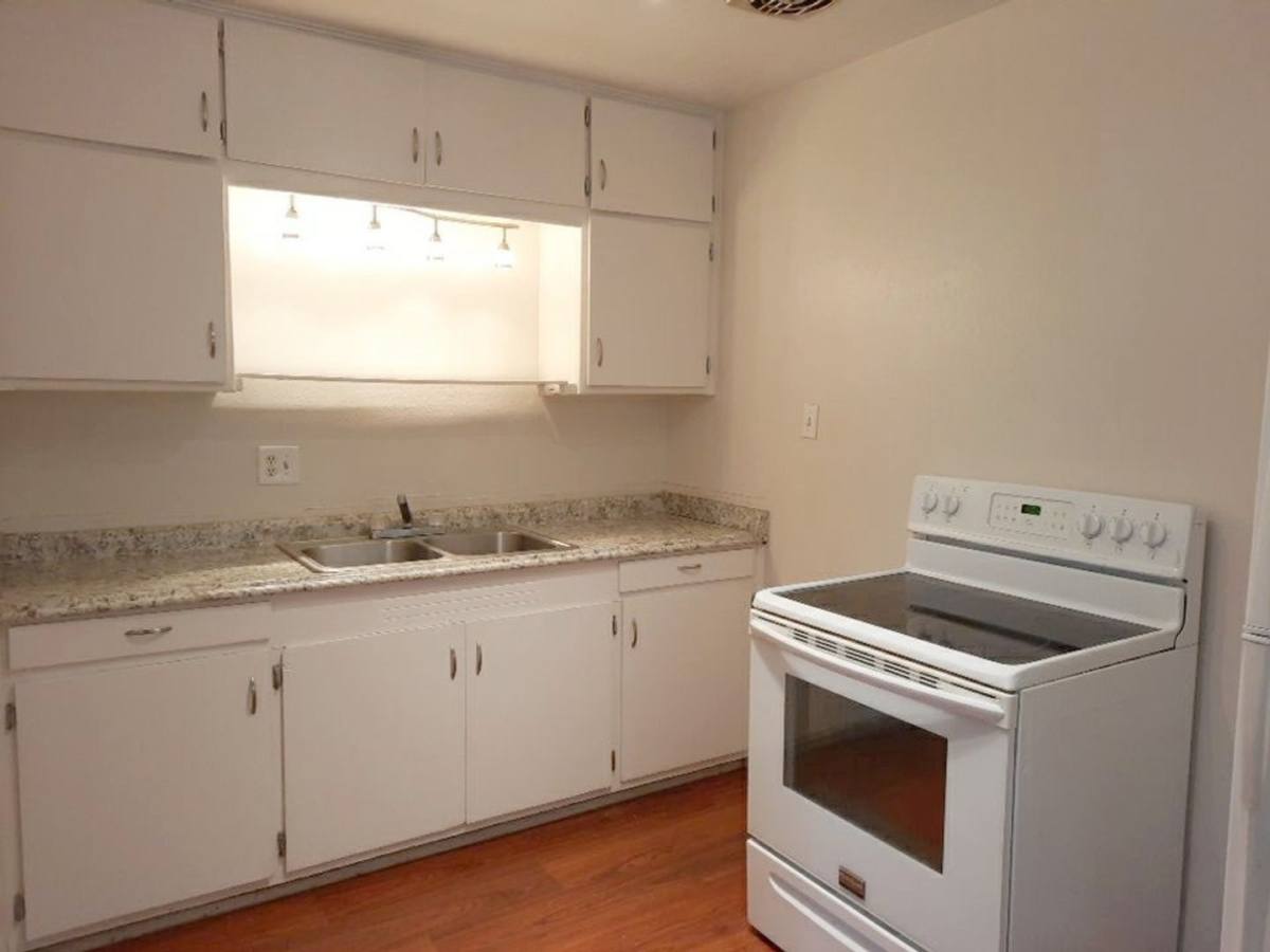 Apartment for rent at 560 Estancia Dr NW, Albuquerque, NM 87105