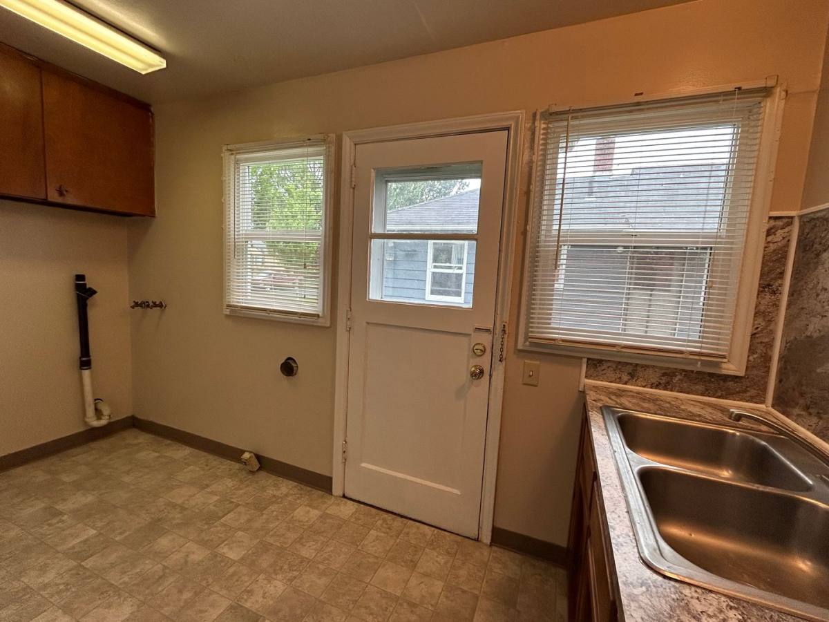 Apartment for rent at 1034-1040 18th Ave, Longview, WA 98632