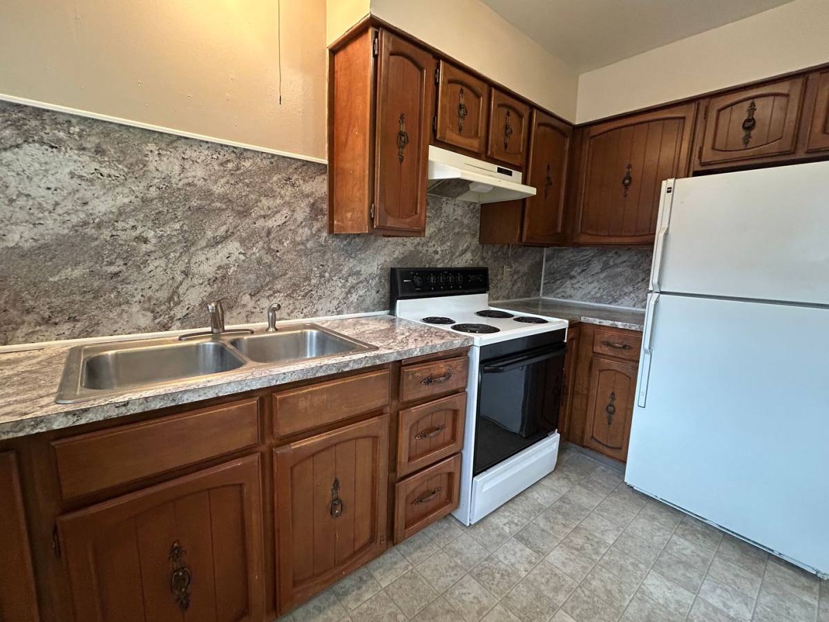 Apartment for rent at 1034-1040 18th Ave, Longview, WA 98632