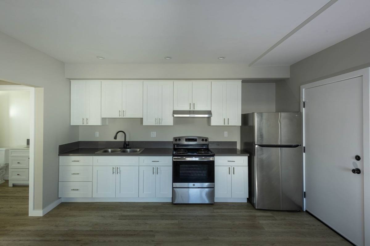 Apartment for rent at 4270 W 4th St, Los Angeles, CA 90020