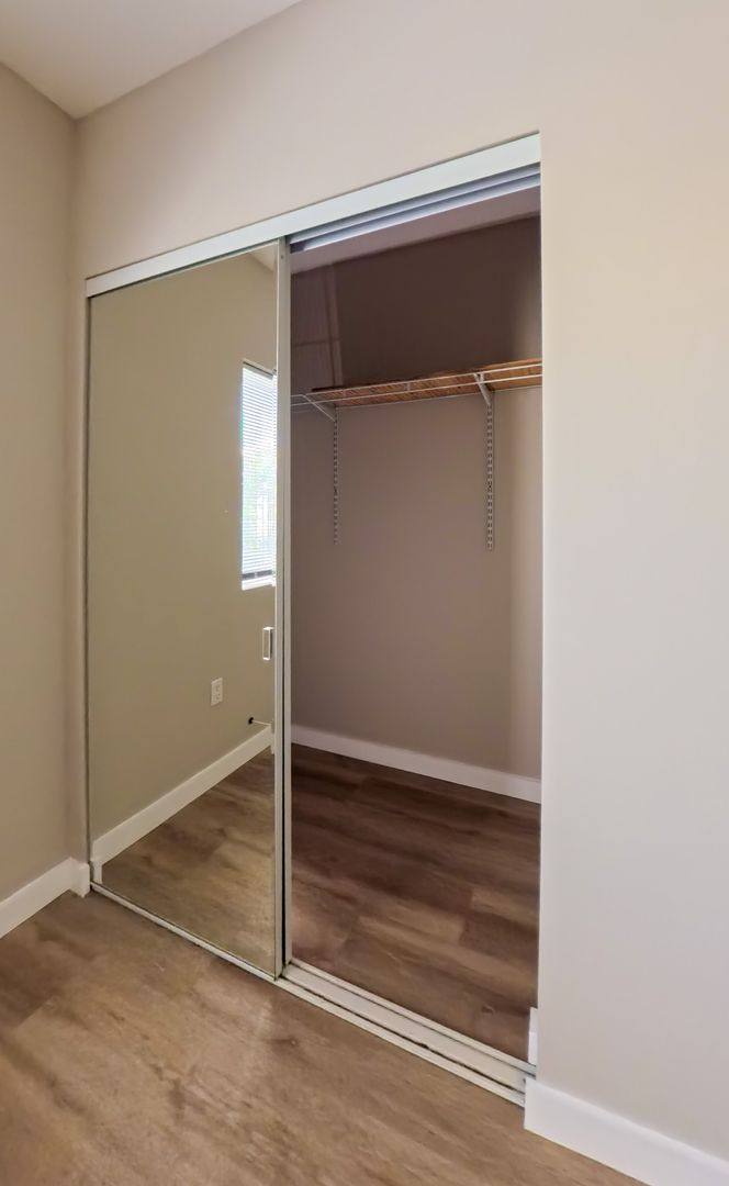 Apartment for rent at 4270 W 4th St, Los Angeles, CA 90020