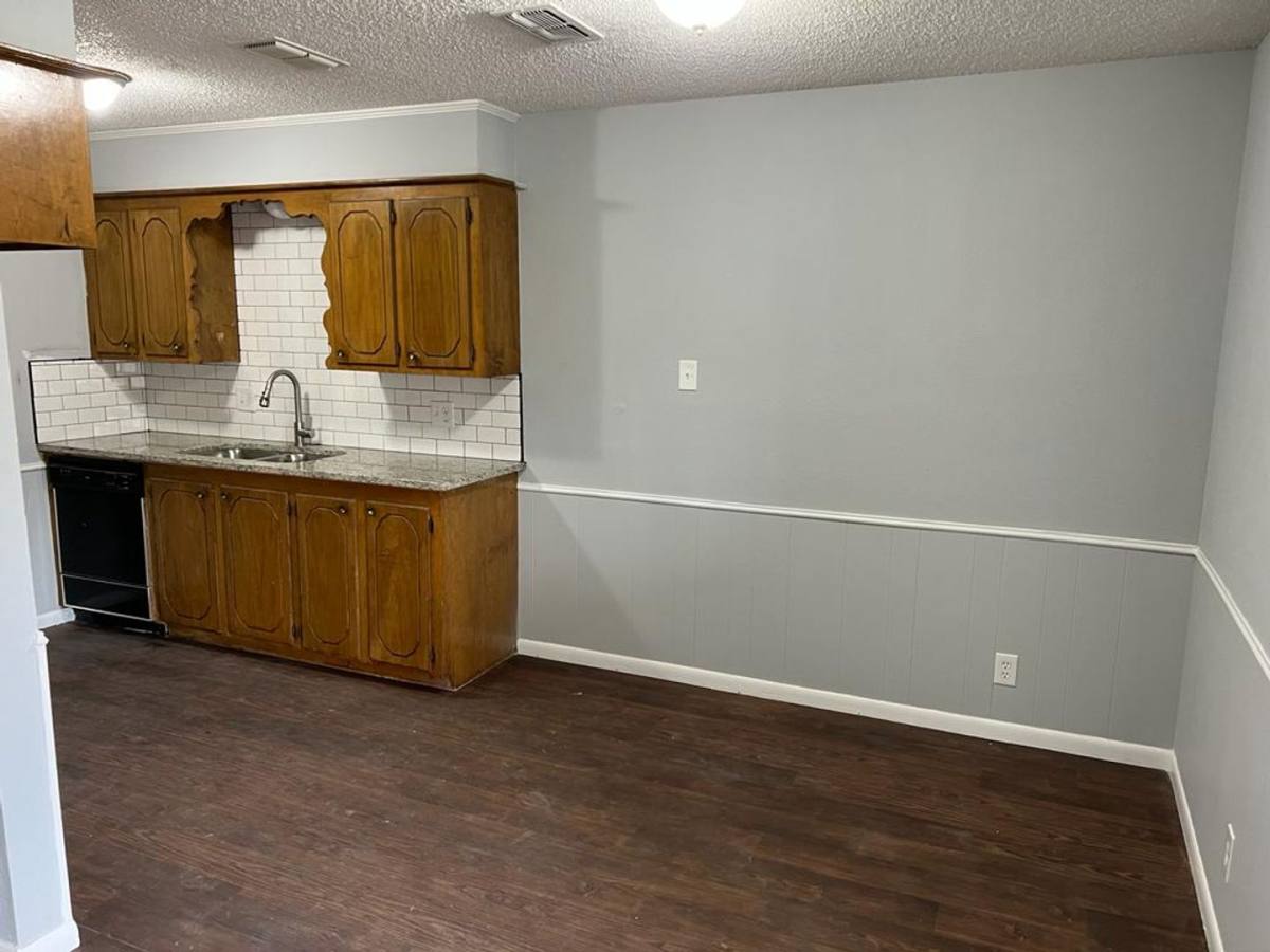 Apartment for rent at 1718-1721 Clearwood, Longview, TX 75604
