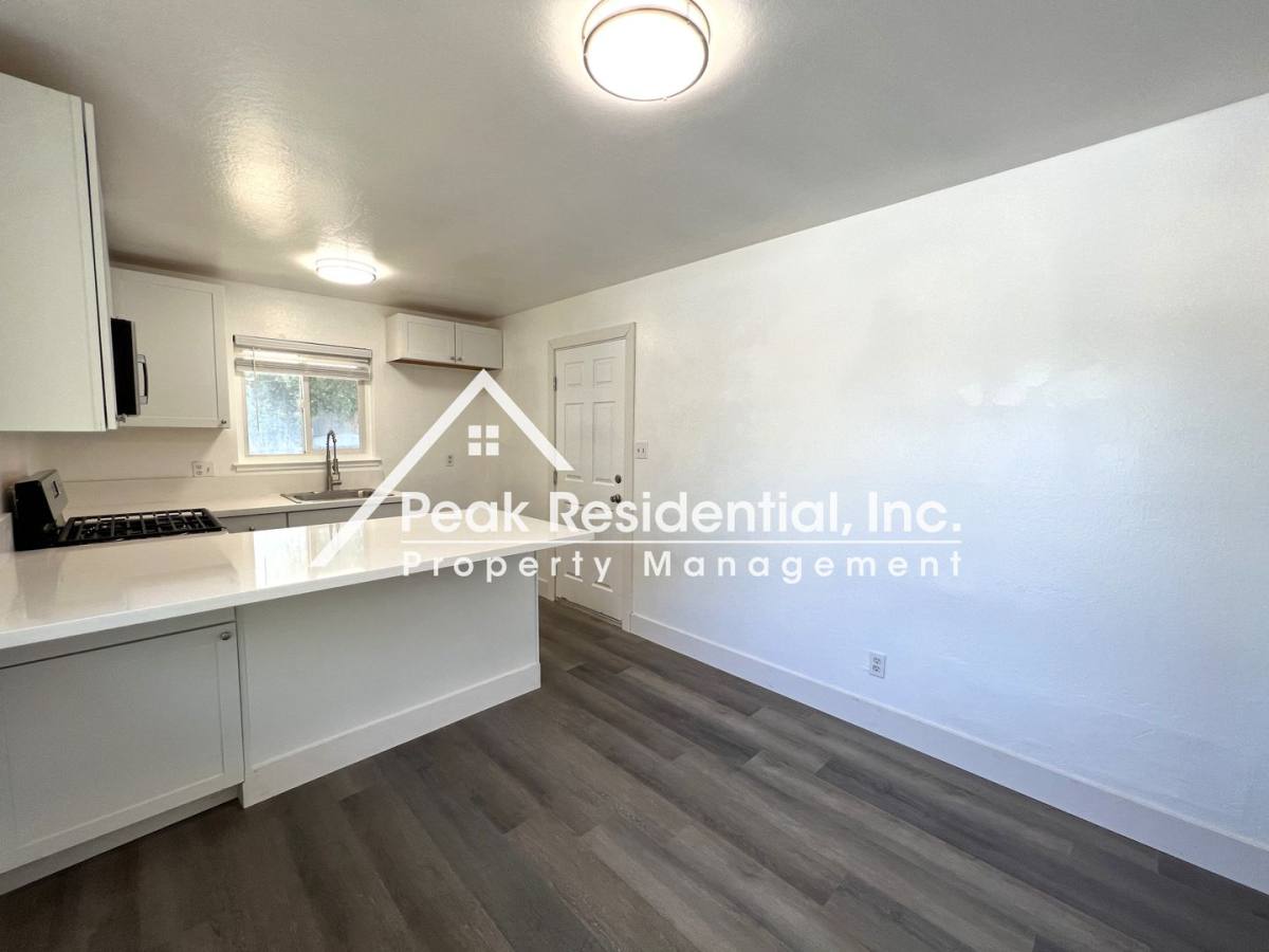 House for rent at 5807 Woodleigh Dr, Carmichael, CA 95608