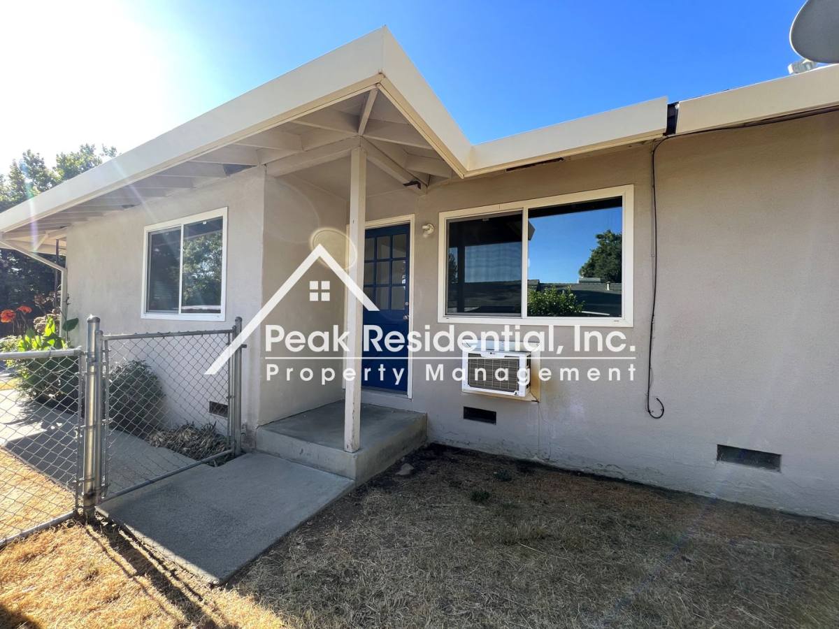 House for rent at 5807 Woodleigh Dr, Carmichael, CA 95608