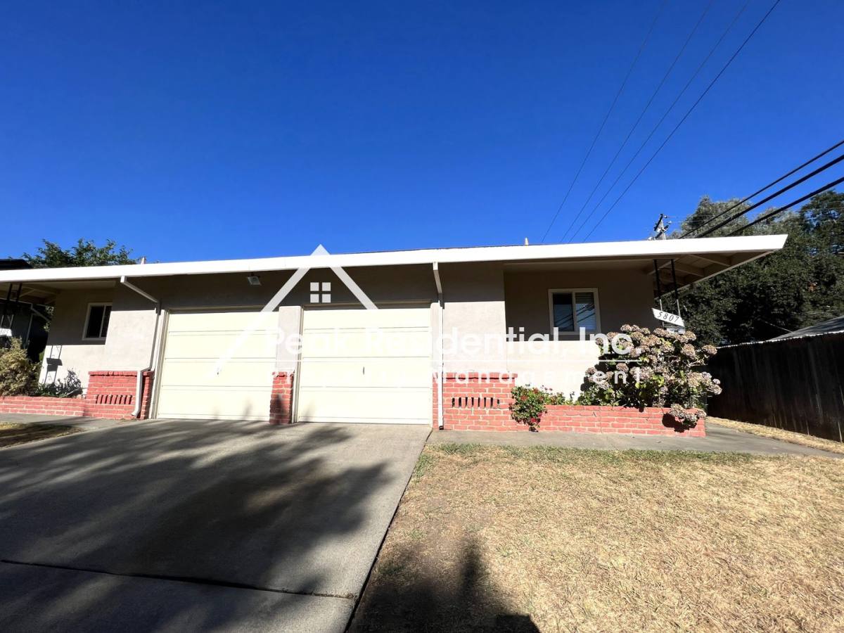 House for rent at 5807 Woodleigh Dr, Carmichael, CA 95608