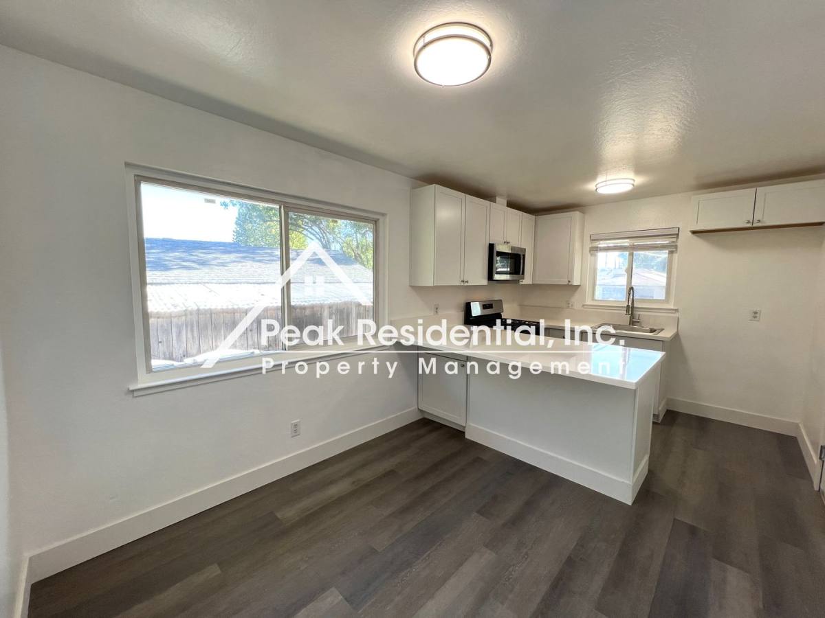 House for rent at 5807 Woodleigh Dr, Carmichael, CA 95608