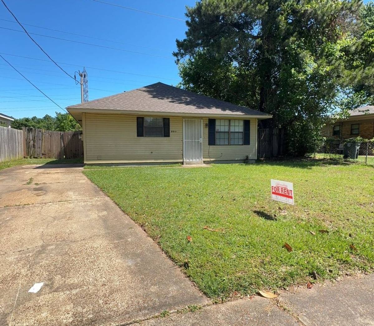 House for rent at 3518 Venable Rd, Memphis, TN 38118