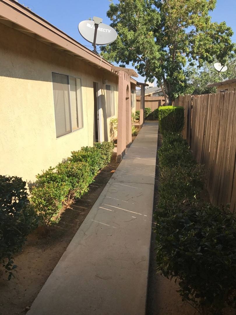Apartment for rent at 21800 Panoche Rd, Apple Valley, CA 92308