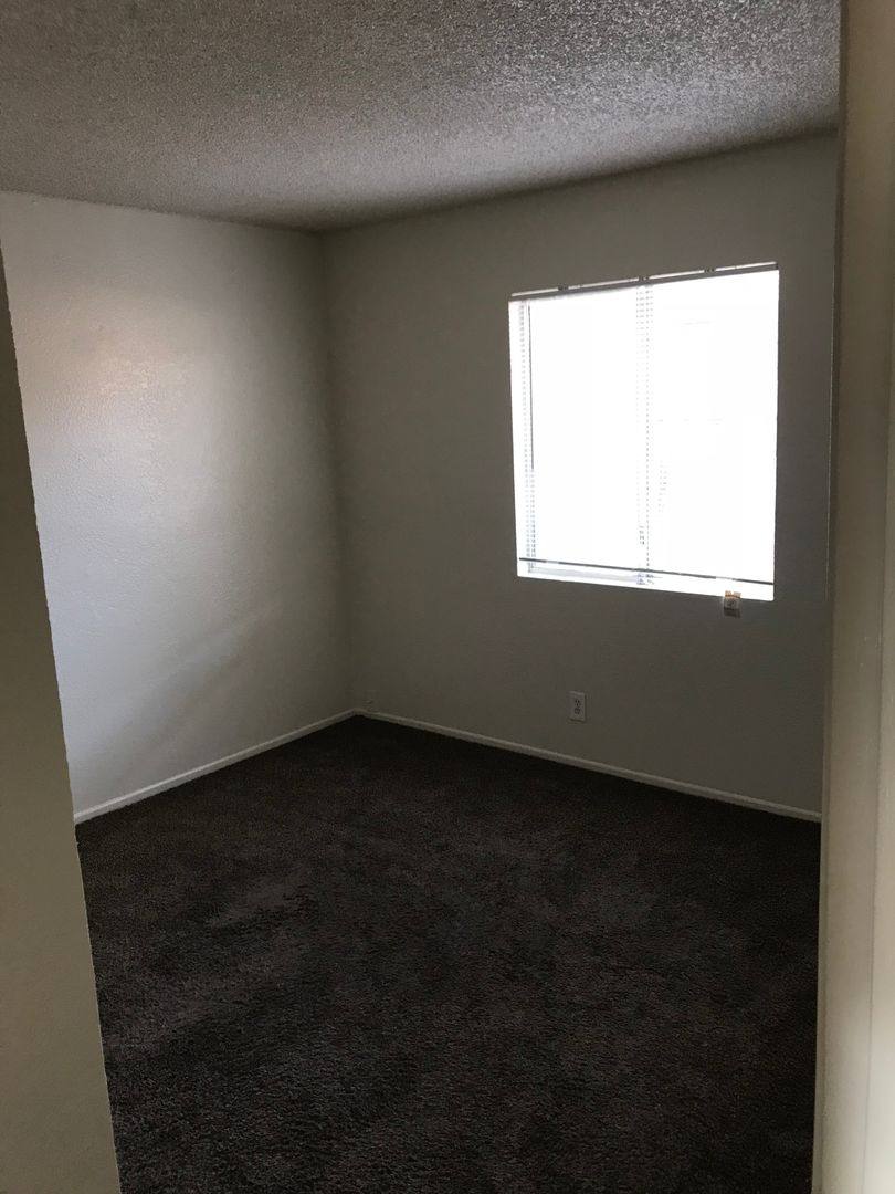 Apartment for rent at 21800 Panoche Rd, Apple Valley, CA 92308