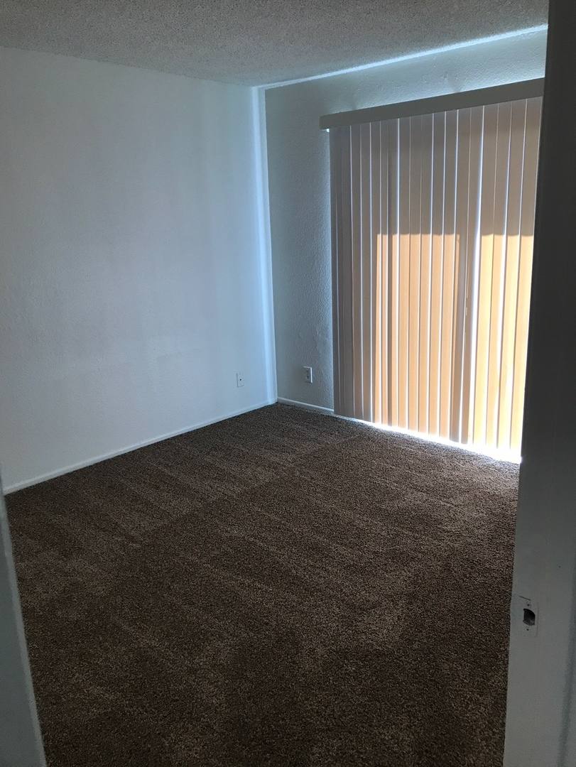 Apartment for rent at 21800 Panoche Rd, Apple Valley, CA 92308