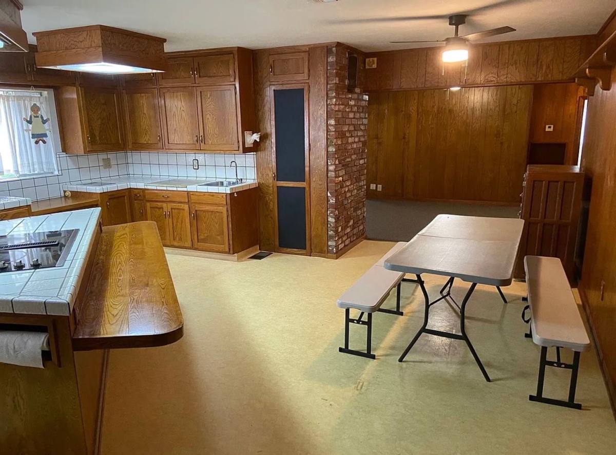 House for rent at 825 Mathew St, Porterville, CA 93257