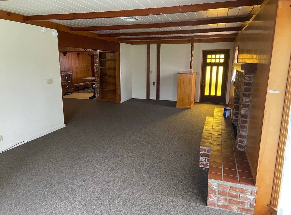 House for rent at 825 Mathew St, Porterville, CA 93257