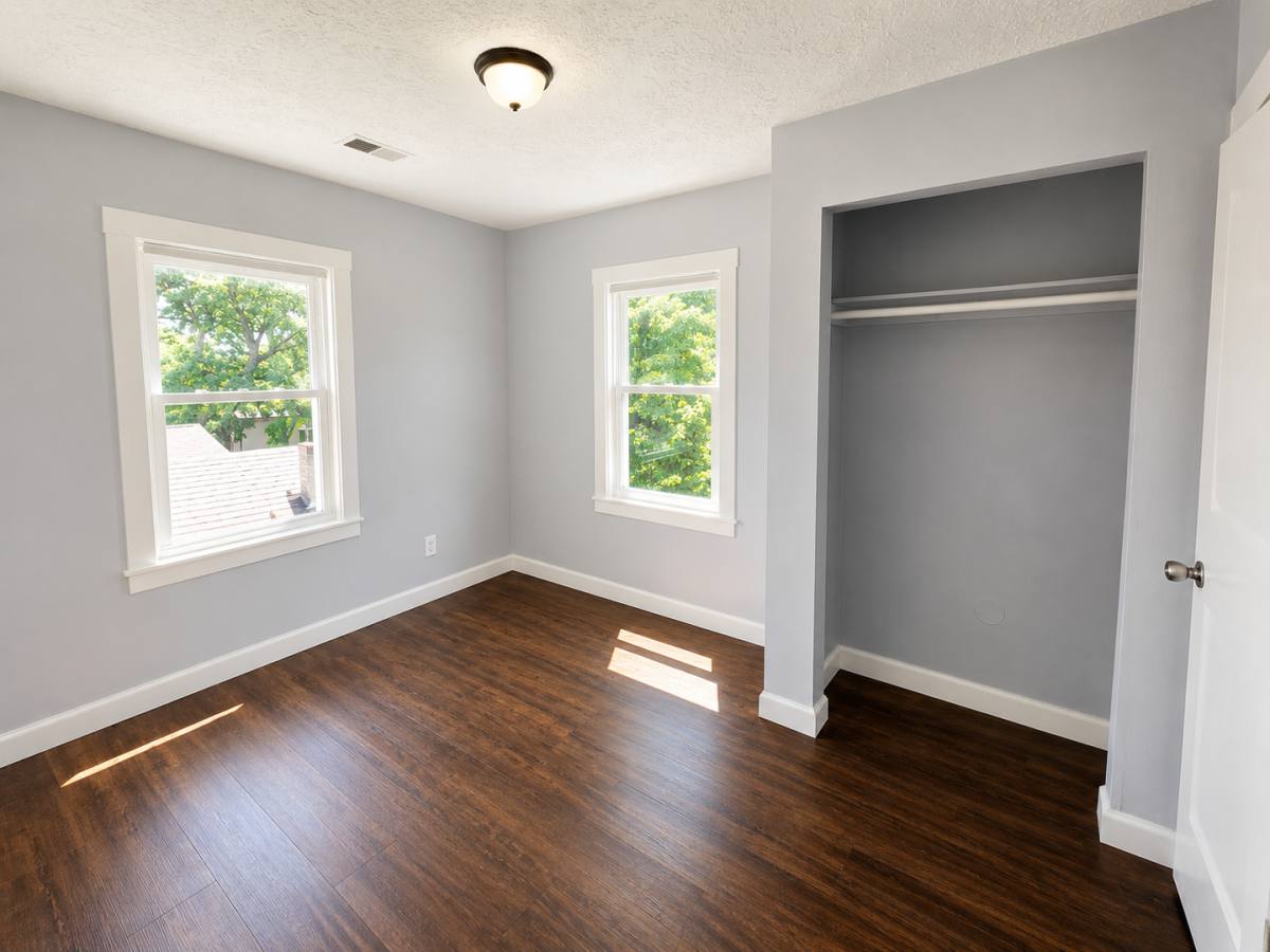 Apartment for rent at 224 E Oak St, Louisville, KY 40203