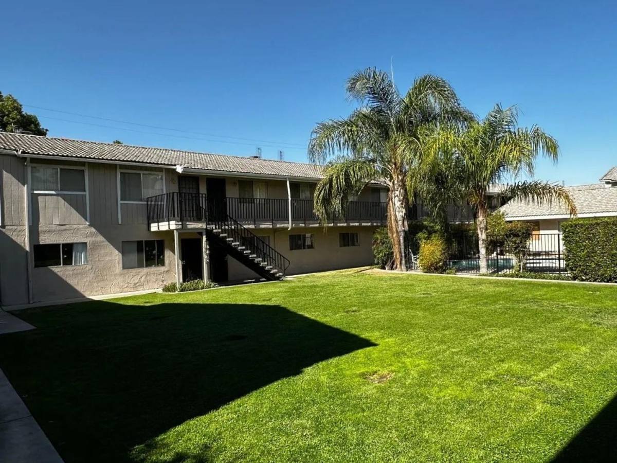 Apartment for rent at 1905 E Pontiac Way, Fresno, CA 93726