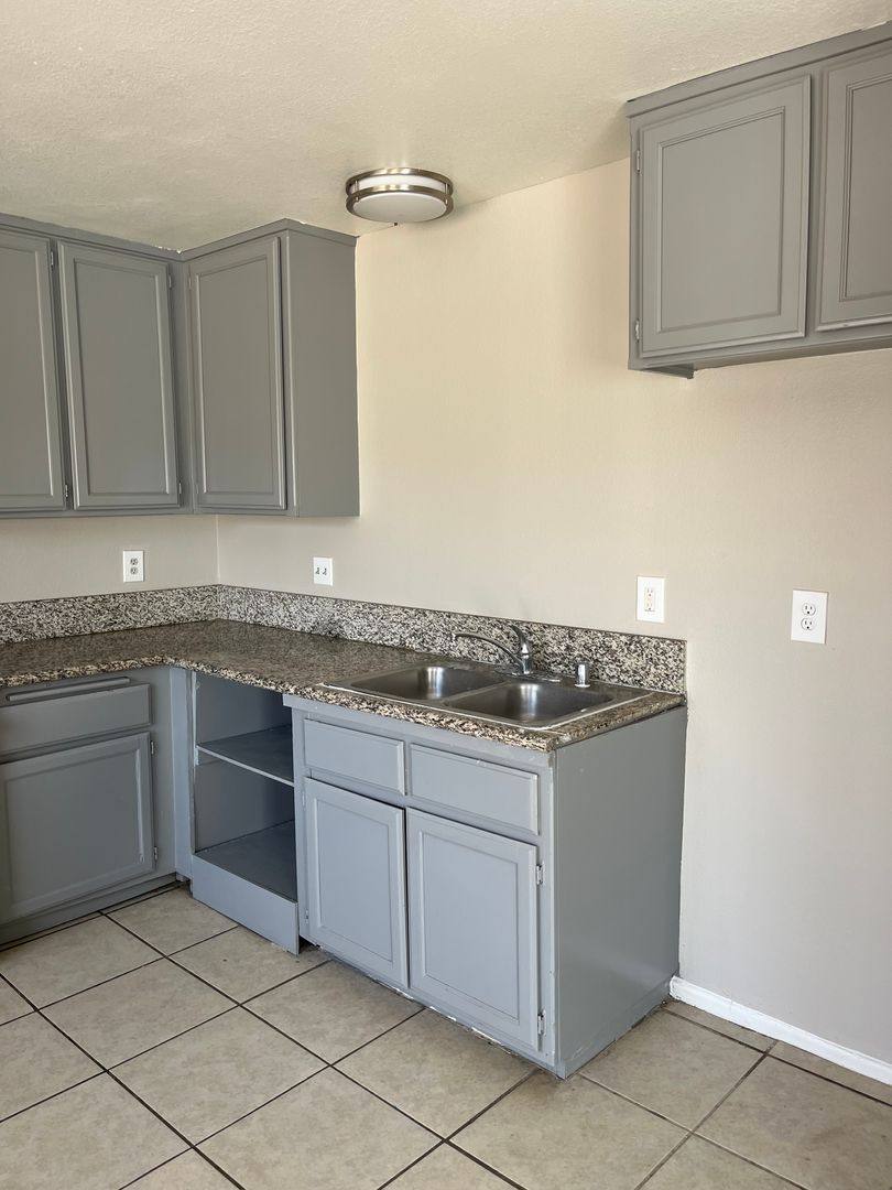 Apartment for rent at 17802 Quantico Rd, Apple Valley, CA 92307