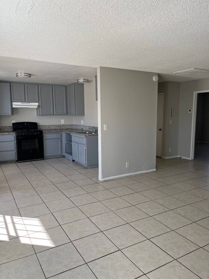 Apartment for rent at 17802 Quantico Rd, Apple Valley, CA 92307