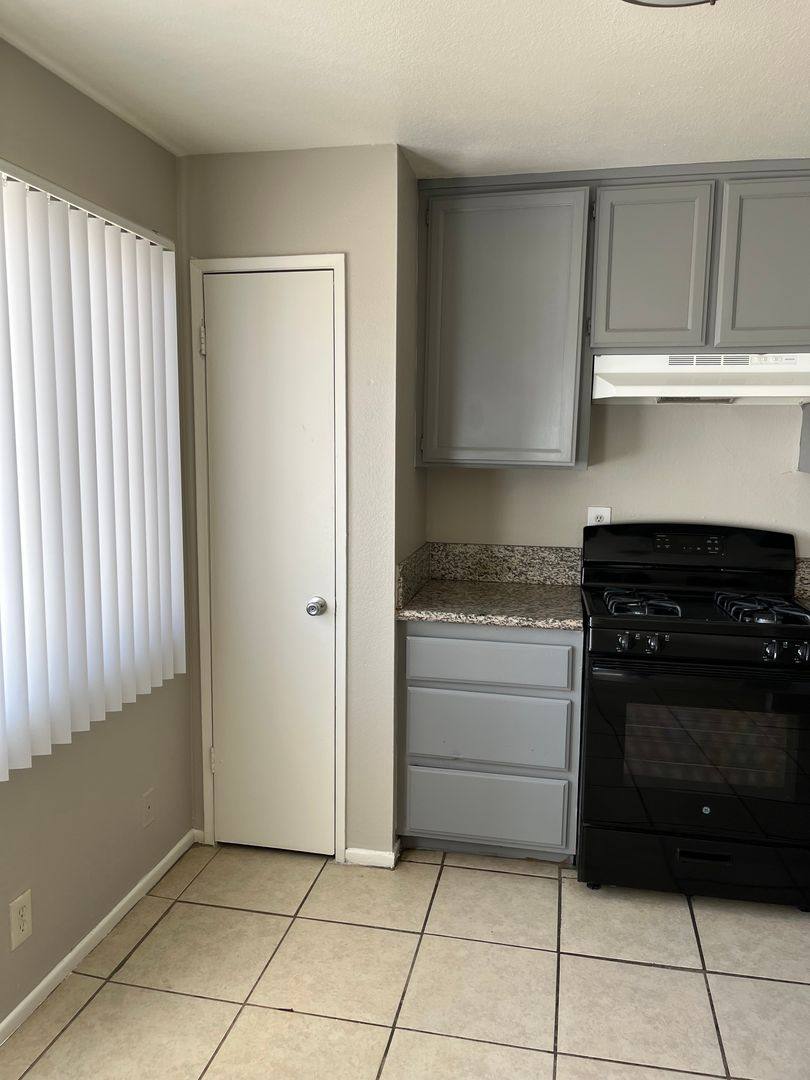 Apartment for rent at 17802 Quantico Rd, Apple Valley, CA 92307
