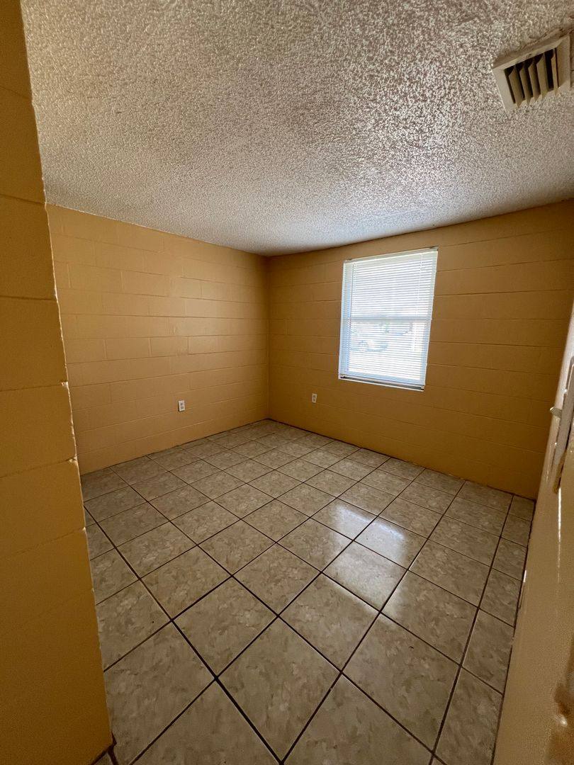 Apartment for rent at 3007 14th St E, Bradenton, FL 34208