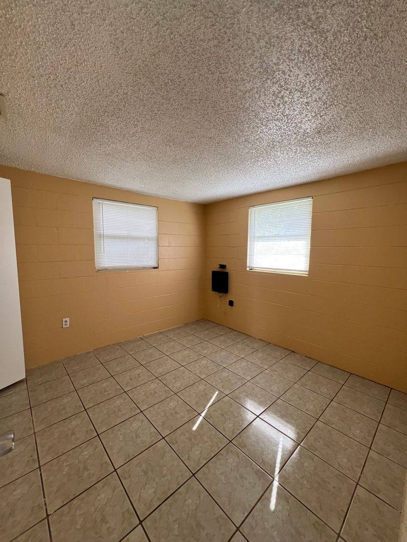 Apartment for rent at 3007 14th St E, Bradenton, FL 34208