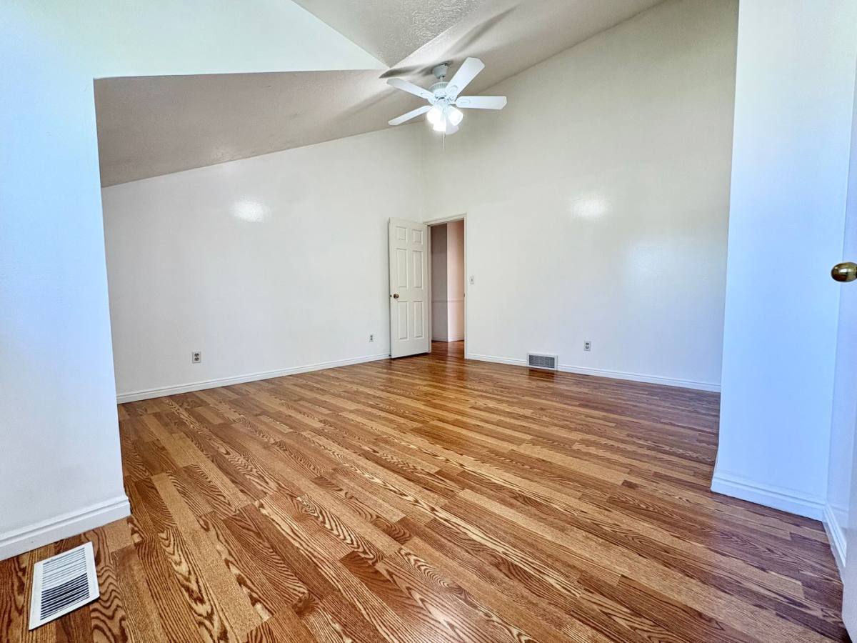 Townhouse for rent at 1091-1099 Shepard Lane, Farmington, UT 84025