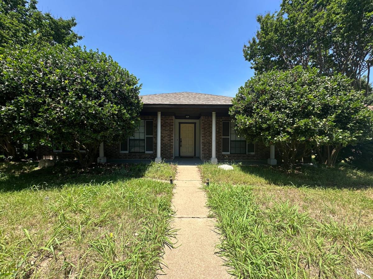 House for rent at 4045 Cavalry Dr, Plano, TX 75023
