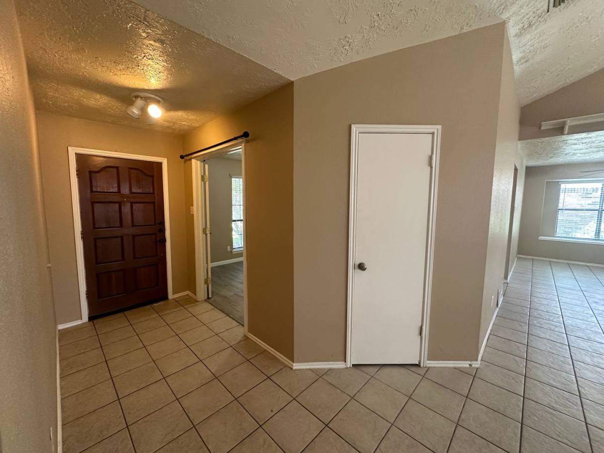 House for rent at 4045 Cavalry Dr, Plano, TX 75023