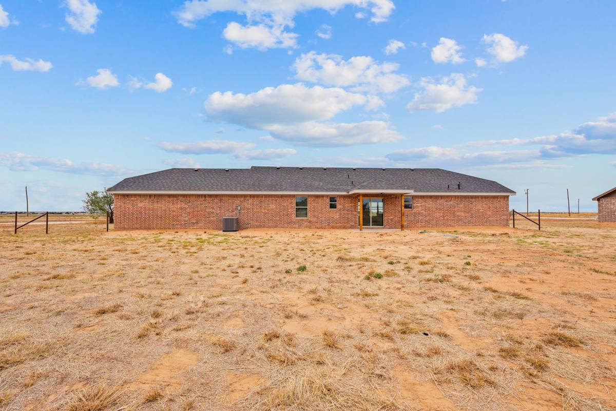 House for rent at 14918 N Cr, Shallowater, TX 79363