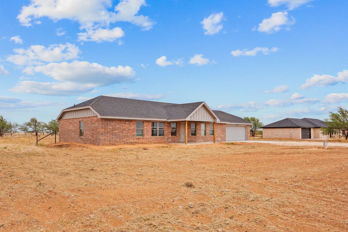House for rent at 14918 N Cr, Shallowater, TX 79363