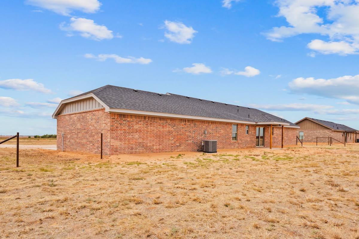 House for rent at 14918 N Cr, Shallowater, TX 79363