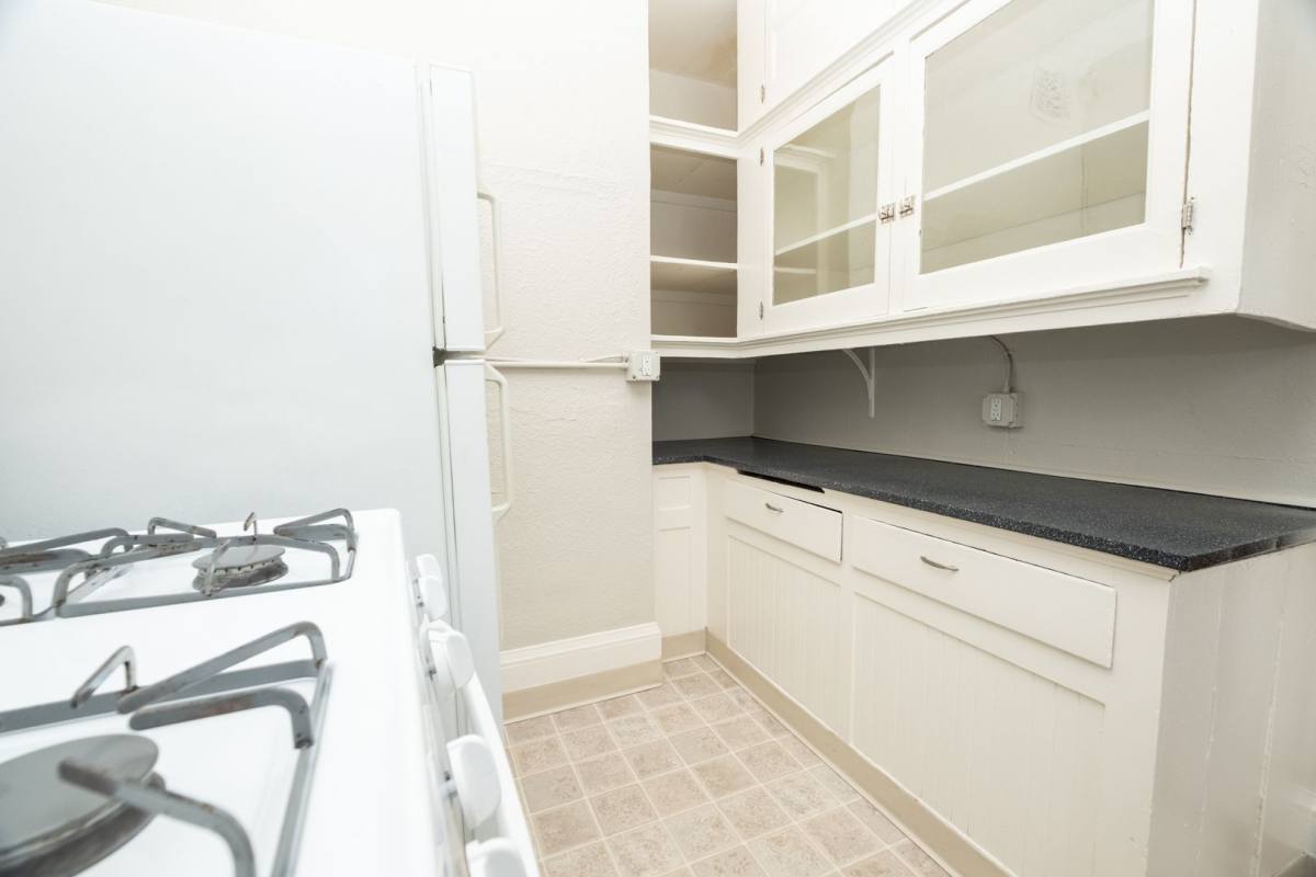 Apartment for rent at 833 NE Schuyler St, Portland, OR 97212