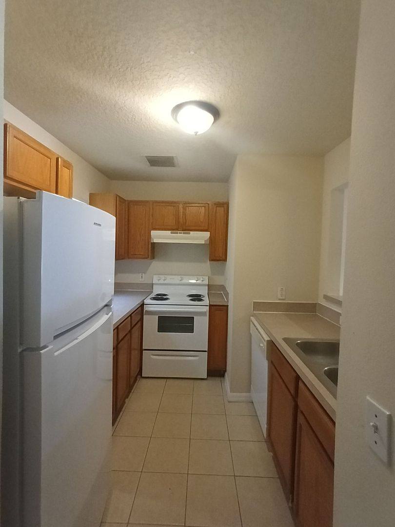 Apartment for rent at 880 E Columbia Ave, Kissimmee, FL 34744