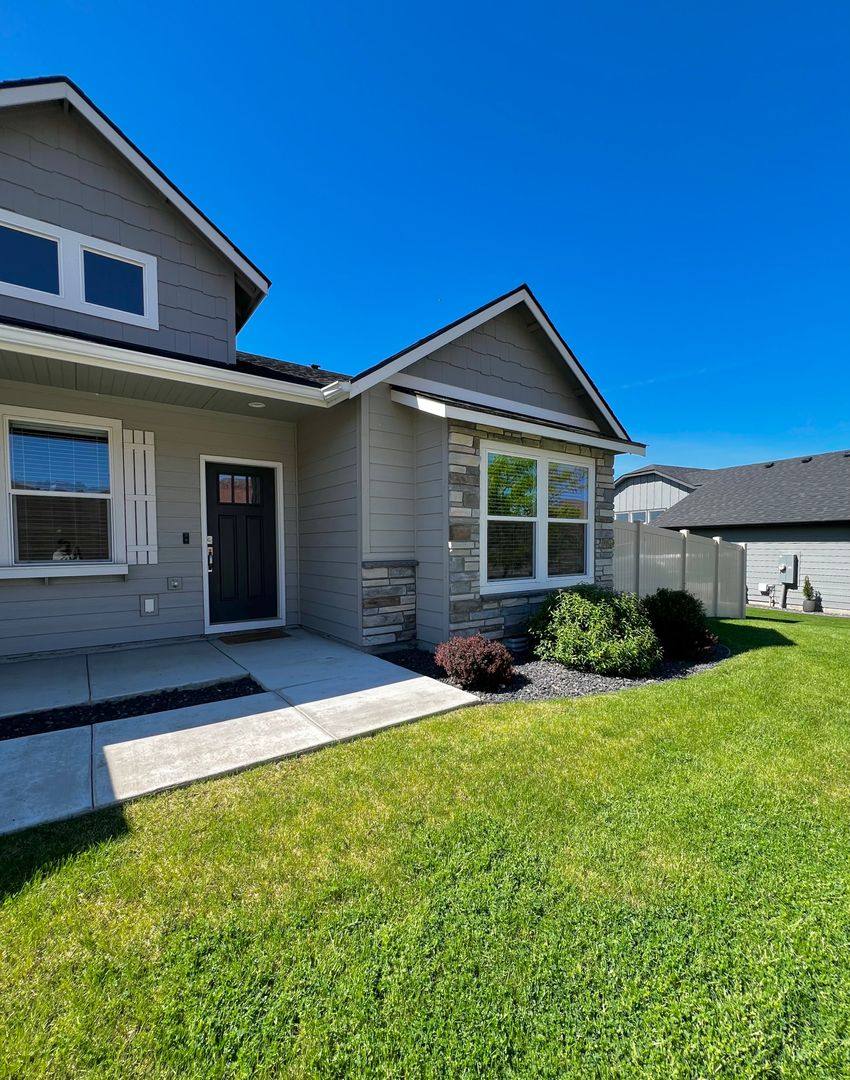 House for rent at 5406 Wildrye Loop, Yakima, WA 98901