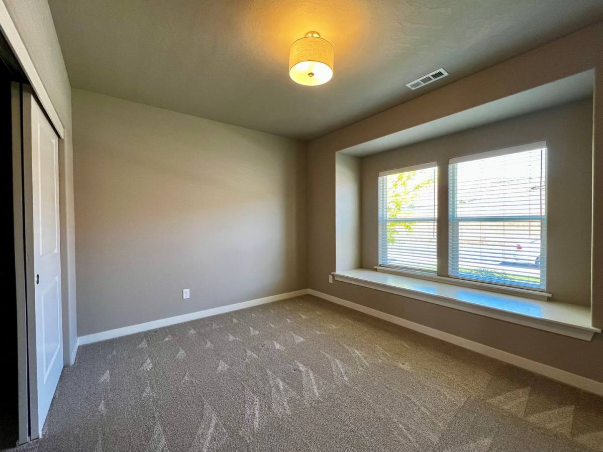 House for rent at 5406 Wildrye Loop, Yakima, WA 98901