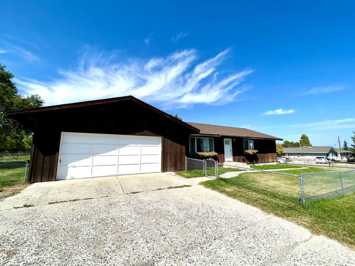 House for rent at 1401 Waukesha Ave, Helena, MT 59601
