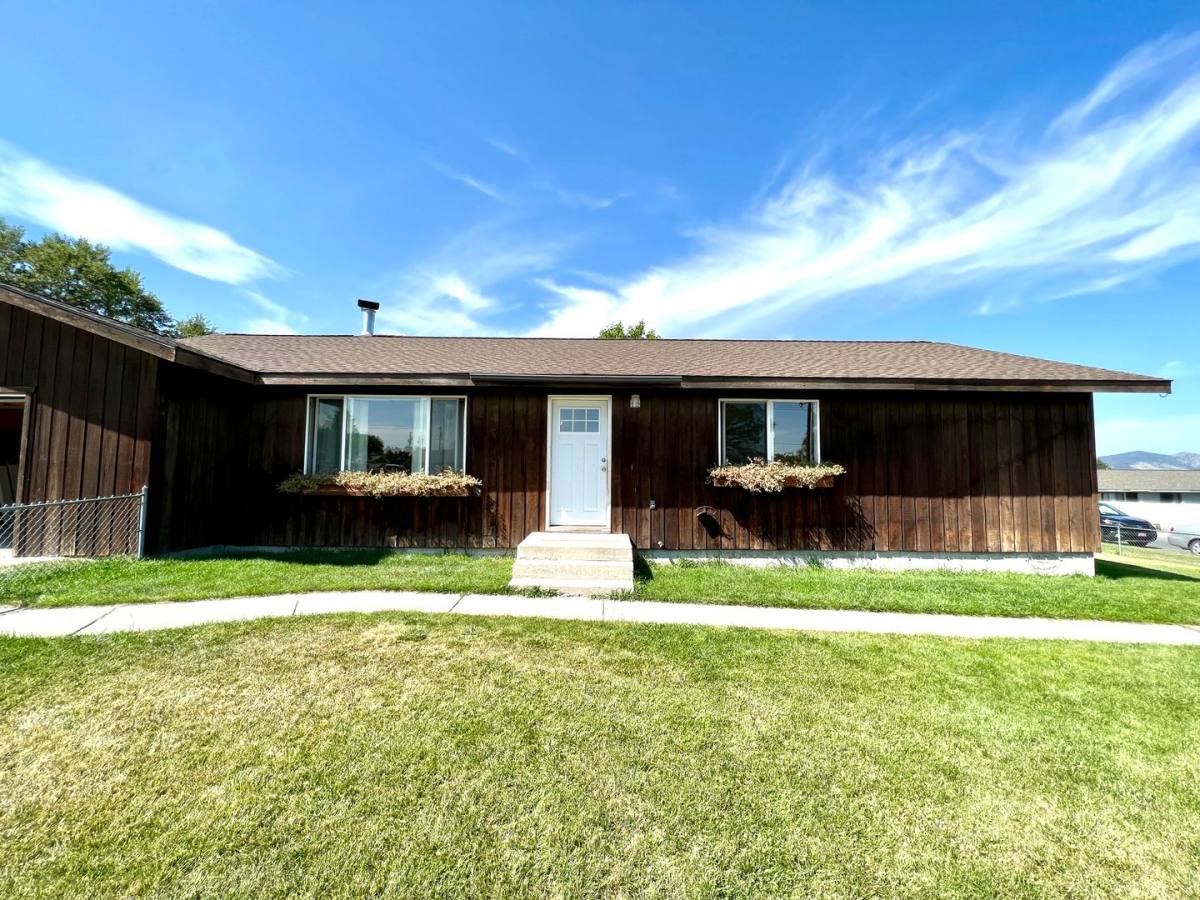 House for rent at 1401 Waukesha Ave, Helena, MT 59601