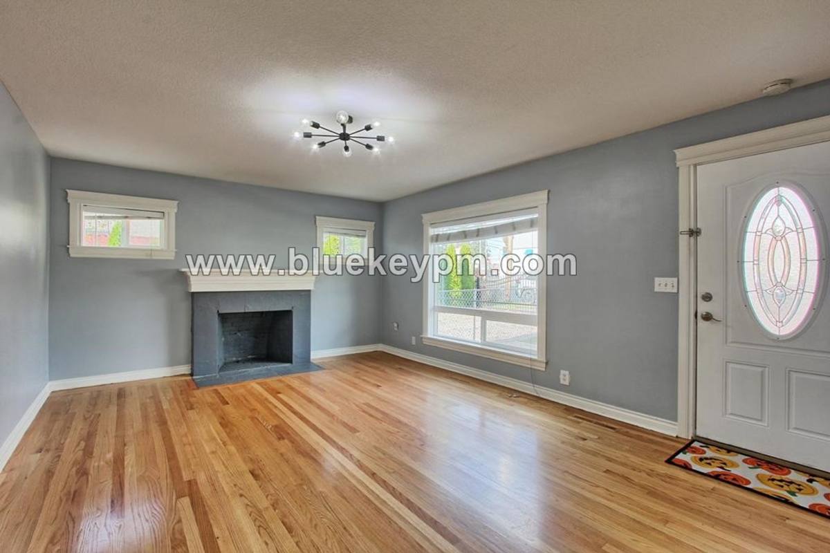 House for rent at 12220 SE Mill St, Portland, OR 97233