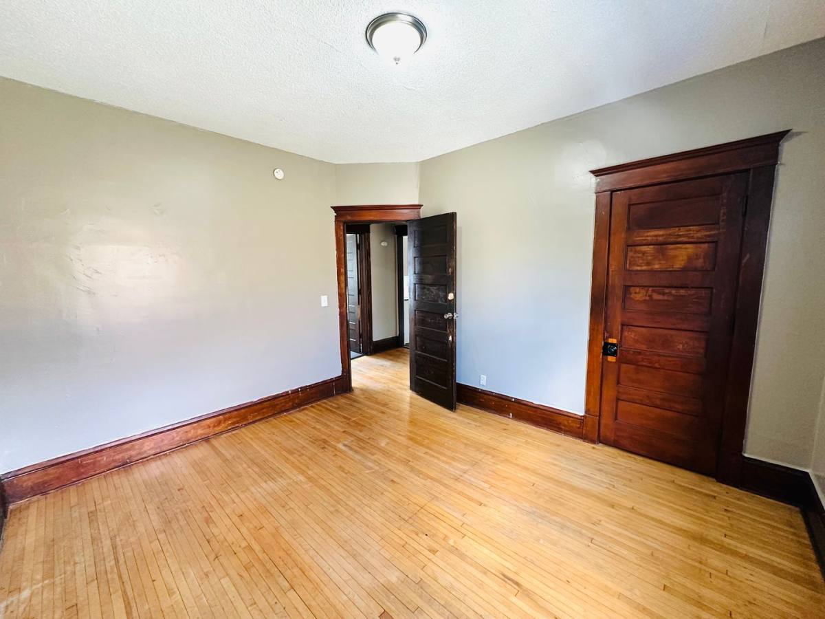 Apartment for rent at 1414 Golden Valley Rd, Minneapolis, MN 55411