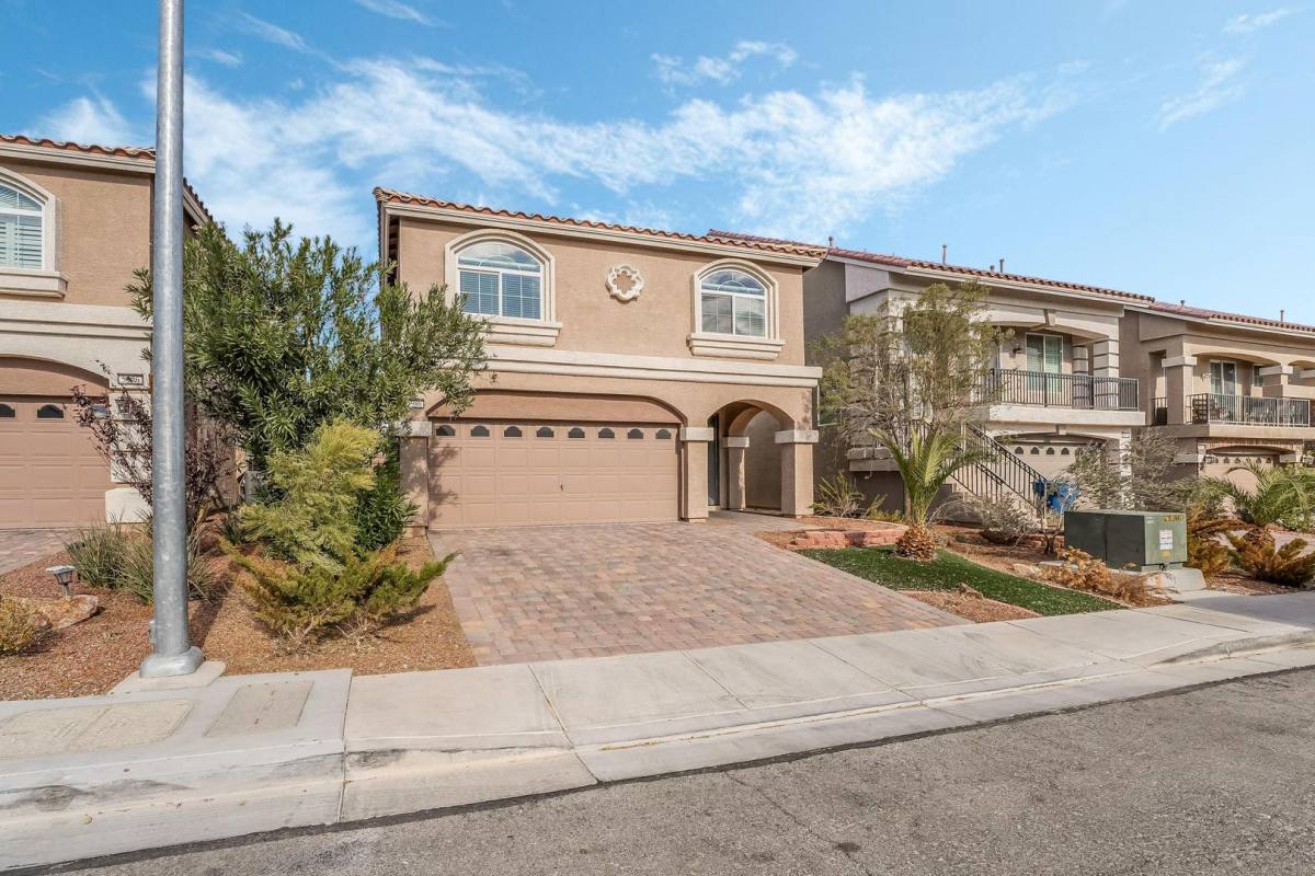 House for rent at 5986 Azzura Palms Ave, Las Vegas, NV 89139