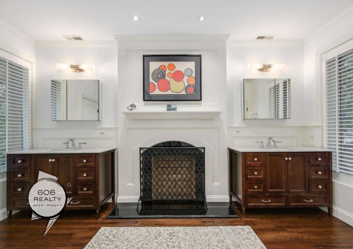 Apartment for rent at 1352 N La Salle St, Chicago, IL 60610