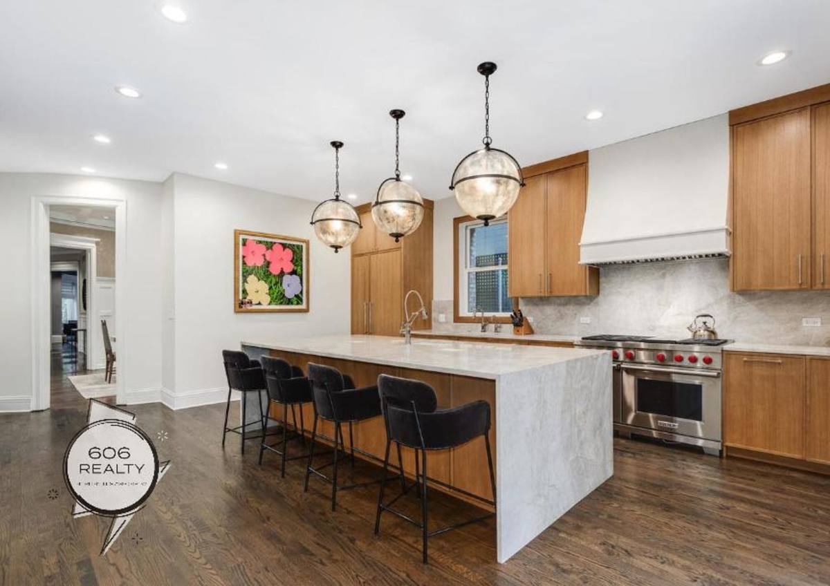 Apartment for rent at 1352 N La Salle St, Chicago, IL 60610