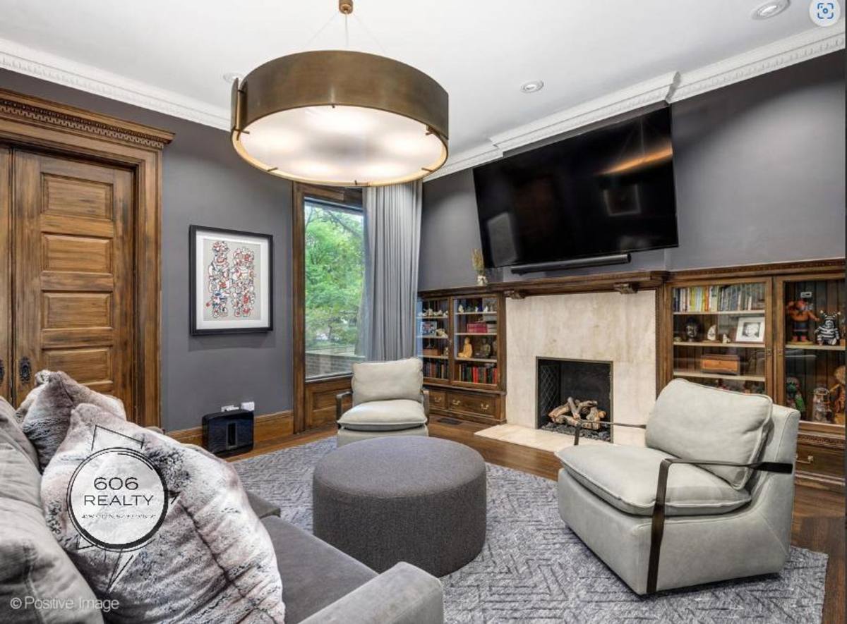 Apartment for rent at 1352 N La Salle St, Chicago, IL 60610