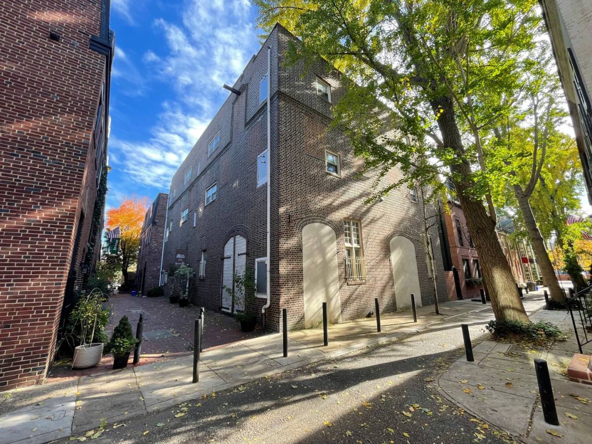 Apartment for rent at 1214 Waverly Walkway, Philadelphia, PA 19147