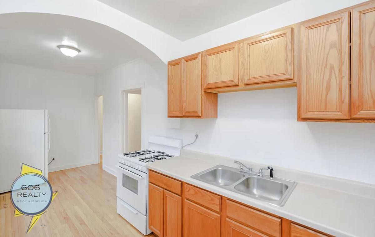 Apartment for rent at 2105-11 Grove Ave, Berwyn, IL 60402